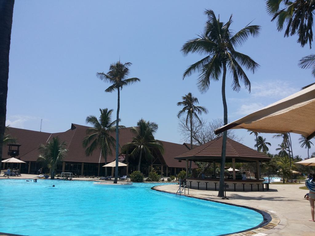 Amani Tiwi Beach Resort Exterior photo