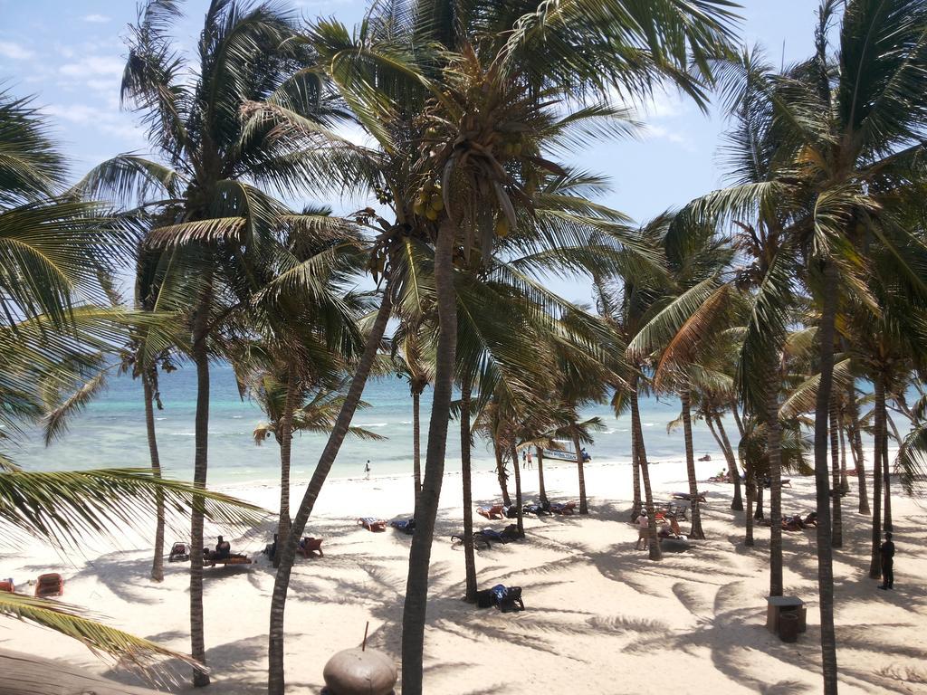 Amani Tiwi Beach Resort Exterior photo
