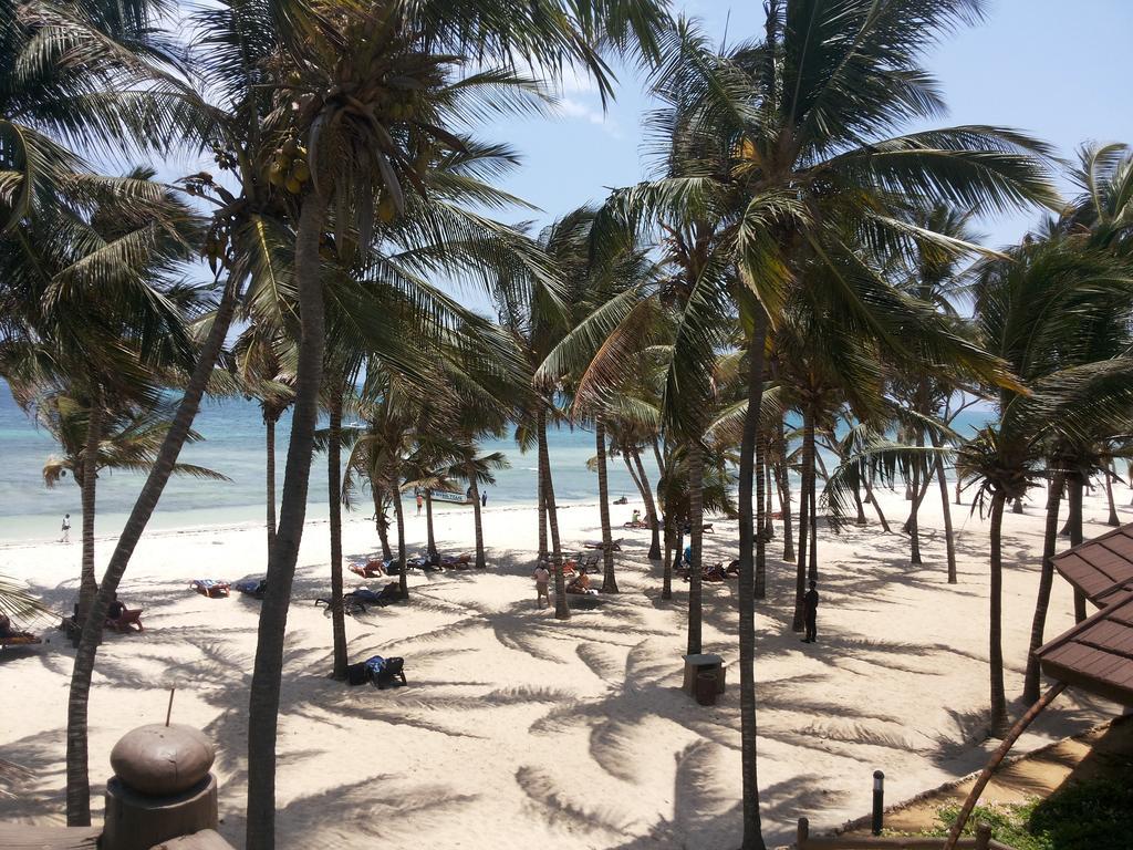 Amani Tiwi Beach Resort Exterior photo