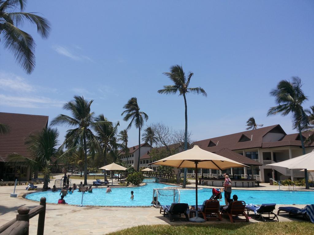 Amani Tiwi Beach Resort Exterior photo