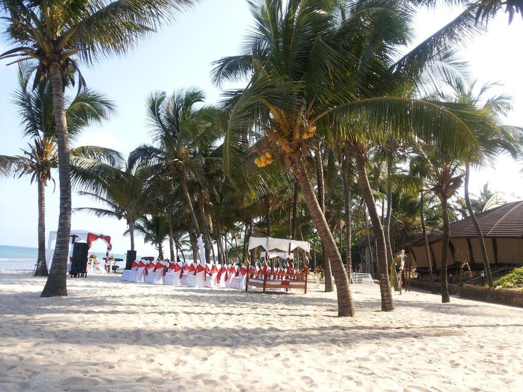 Amani Tiwi Beach Resort Exterior photo