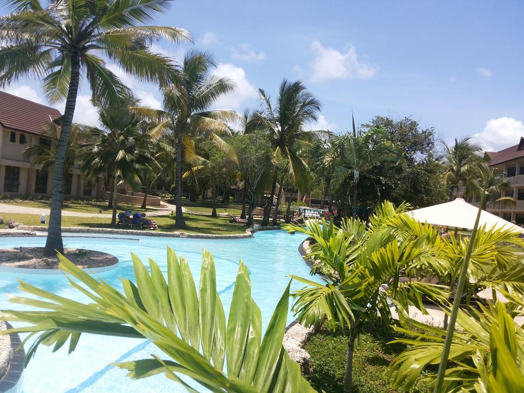 Amani Tiwi Beach Resort Exterior photo